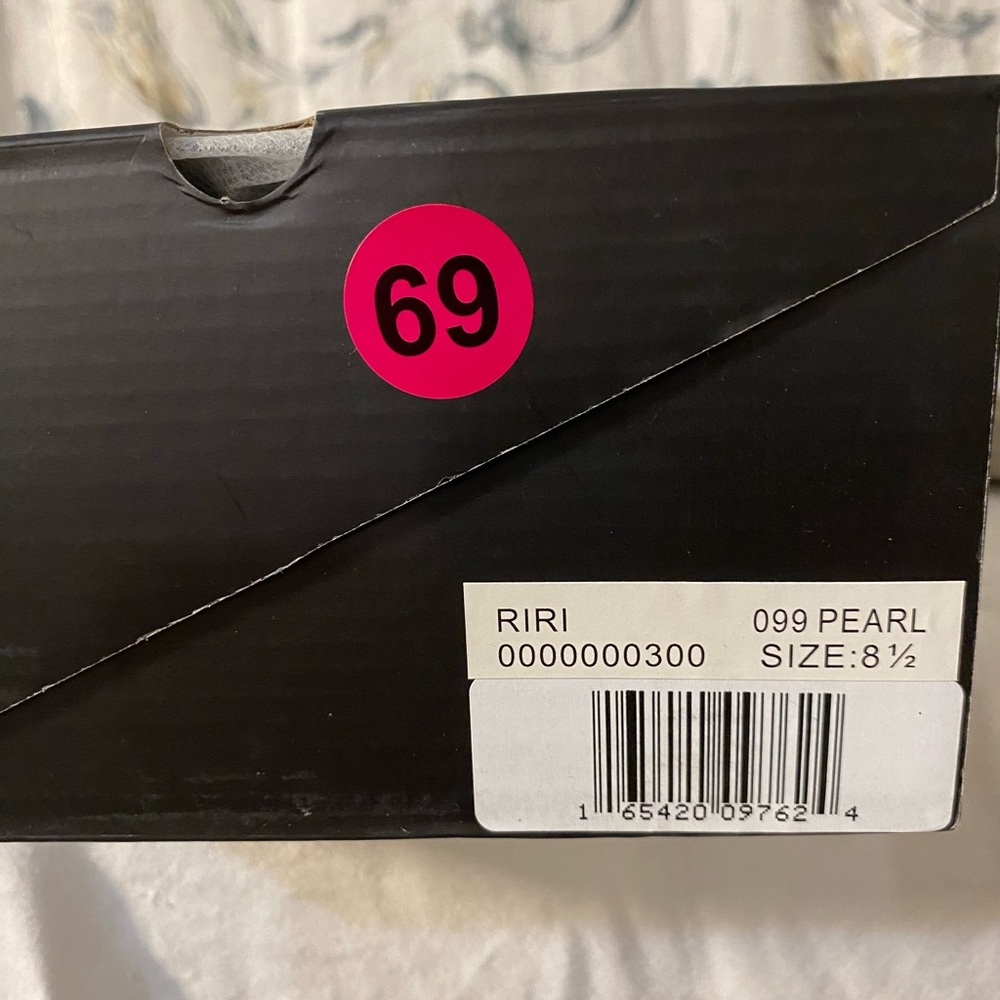 Shu Shop Stylish Silver Pearl High-Top Women's Sneakers 8.5 - Picture 4 of 5